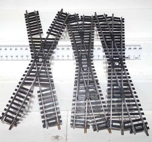 LIMA HO: 3pc Cross Over Tracks in Good Used, Un-boxed condition.(Italy))