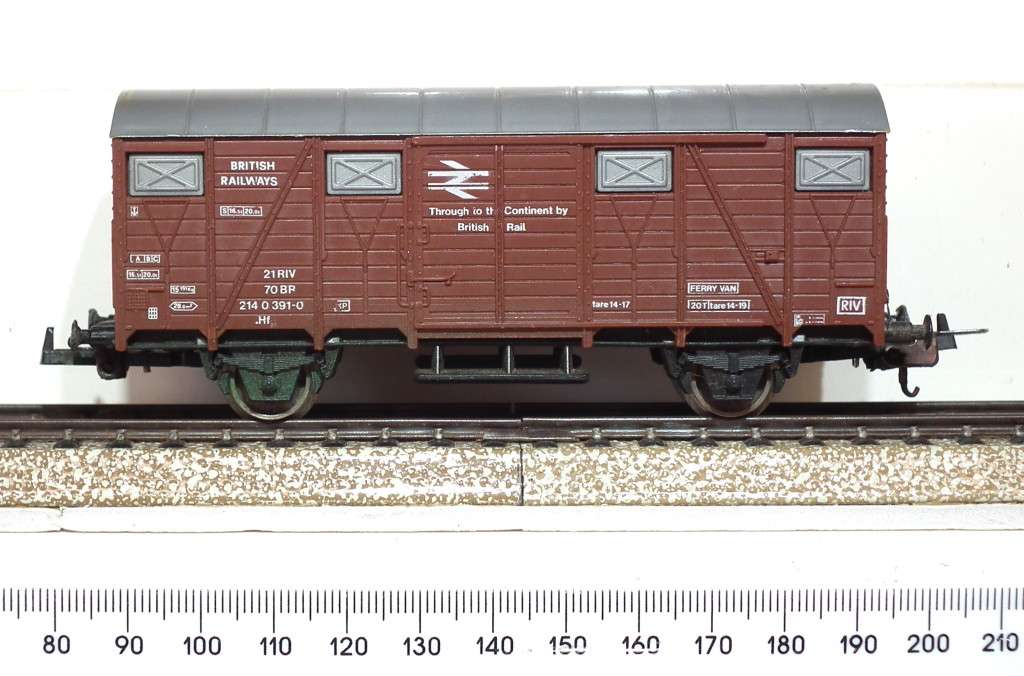 LIMA HO: European Closed Freight Wagon in Fair Un-boxed condition (Italy)
