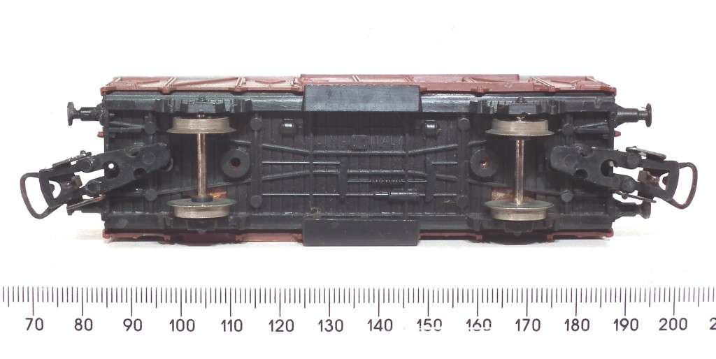 LIMA HO: European Closed Freight Wagon in Fair Un-boxed condition (Italy)