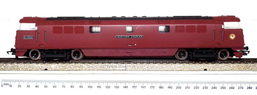 HORNBY OO: English `WESTON COURIER` Diesel Loco (D1062) in Very Good Condition (England)