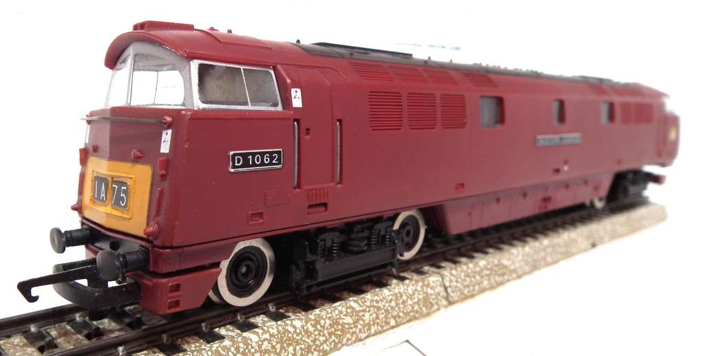 HORNBY OO: English `WESTON COURIER` Diesel Loco (D1062) in Very Good Condition (England)