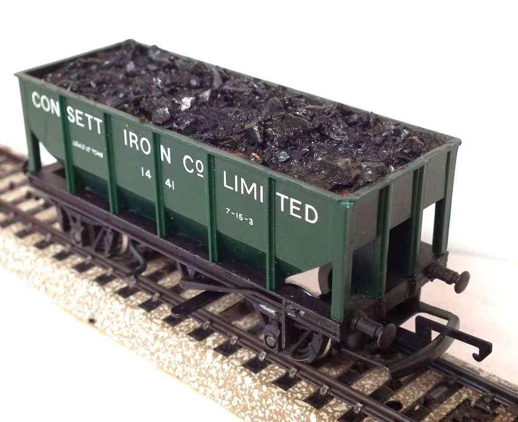 HORNBY OO:  English Iron Car with Coal Load in Good Un-boxed condition(England)