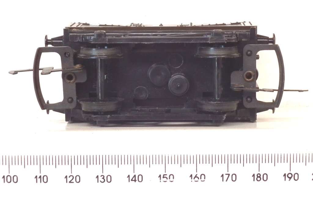 HORNBY OO:  English Freight Car with Milk Can Load in Good Un-boxed condition(England)