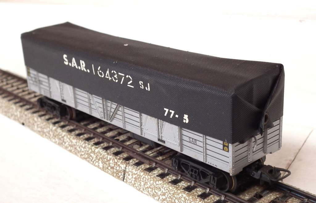 LIMA HO:  Silver SAR OZ Wagon with Tarpaulin in Ver Good un-boxed condition (Italy)