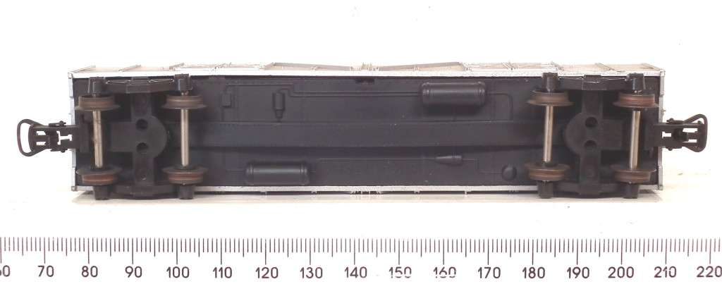 LIMA HO:  Silver SAR OZ Wagon in Ver Good un-boxed condition (Italy)