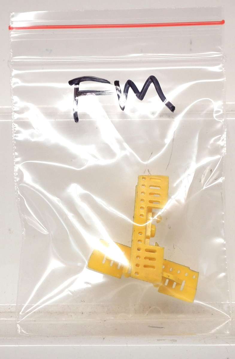 LIMA HO: SAR E5 `Blue Train` Locomotive cowcatchers in Good un-boxed condition for Parts.(Italy)