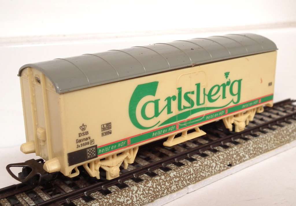 LIMA HO:  Junior Refrigerated Car in Fair unboxed used condition (Italy)