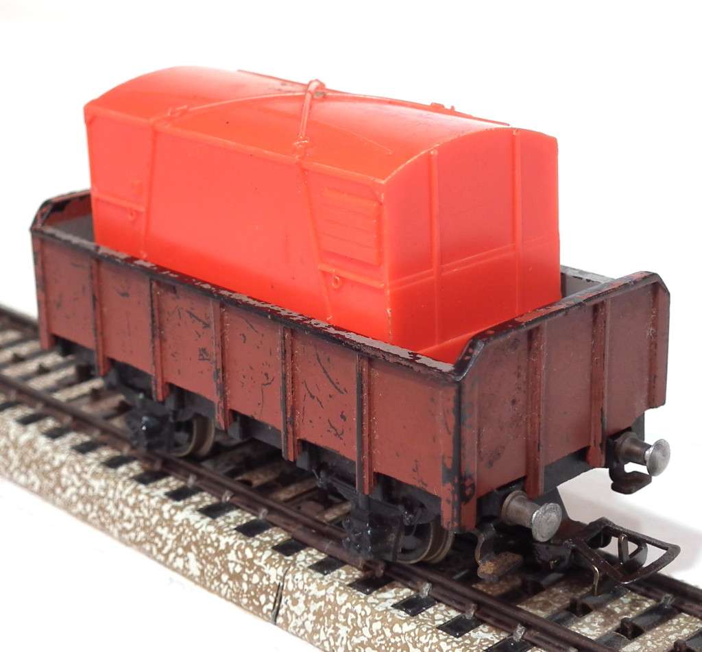 RIVAROSSI HO: Vintage Freight Wagon with Load in Fair Used Un-Boxed condition (Italy)