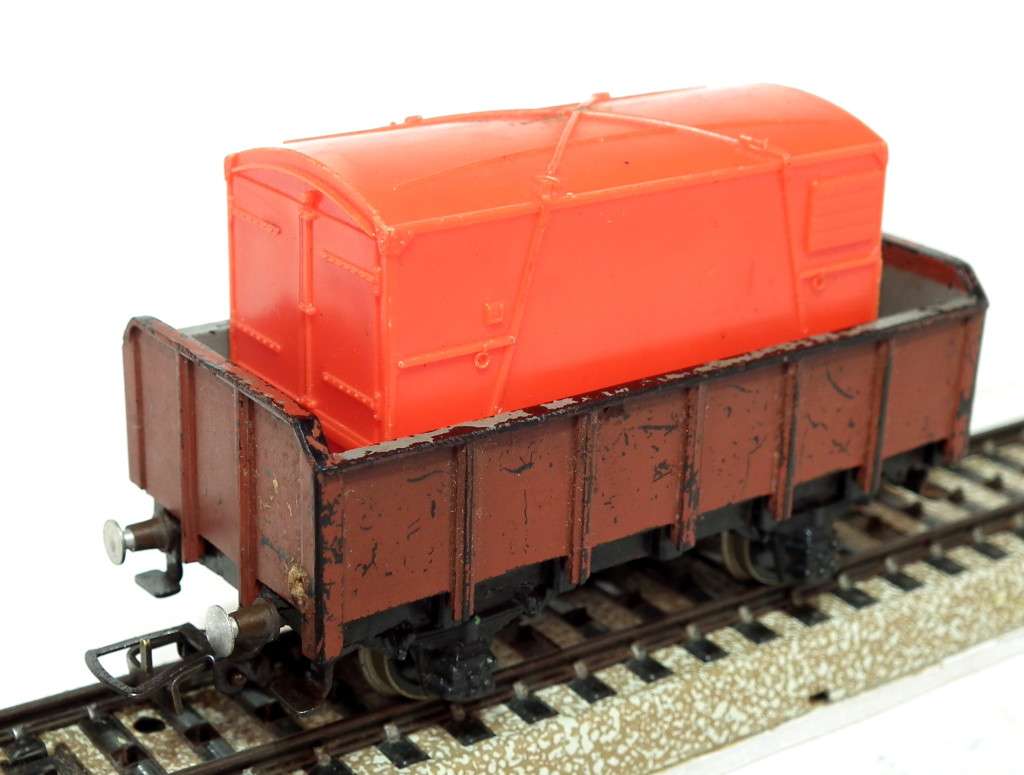 RIVAROSSI HO: Vintage Freight Wagon with Load in Fair Used Un-Boxed condition (Italy)