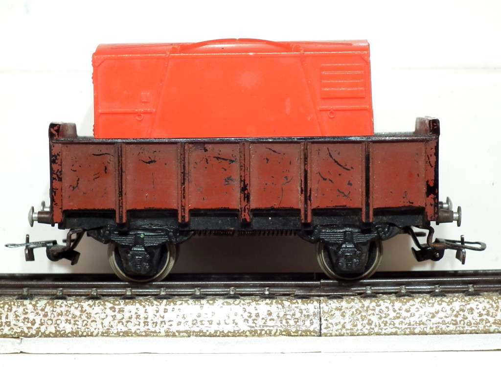 RIVAROSSI HO: Vintage Freight Wagon with Load in Fair Used Un-Boxed condition (Italy)