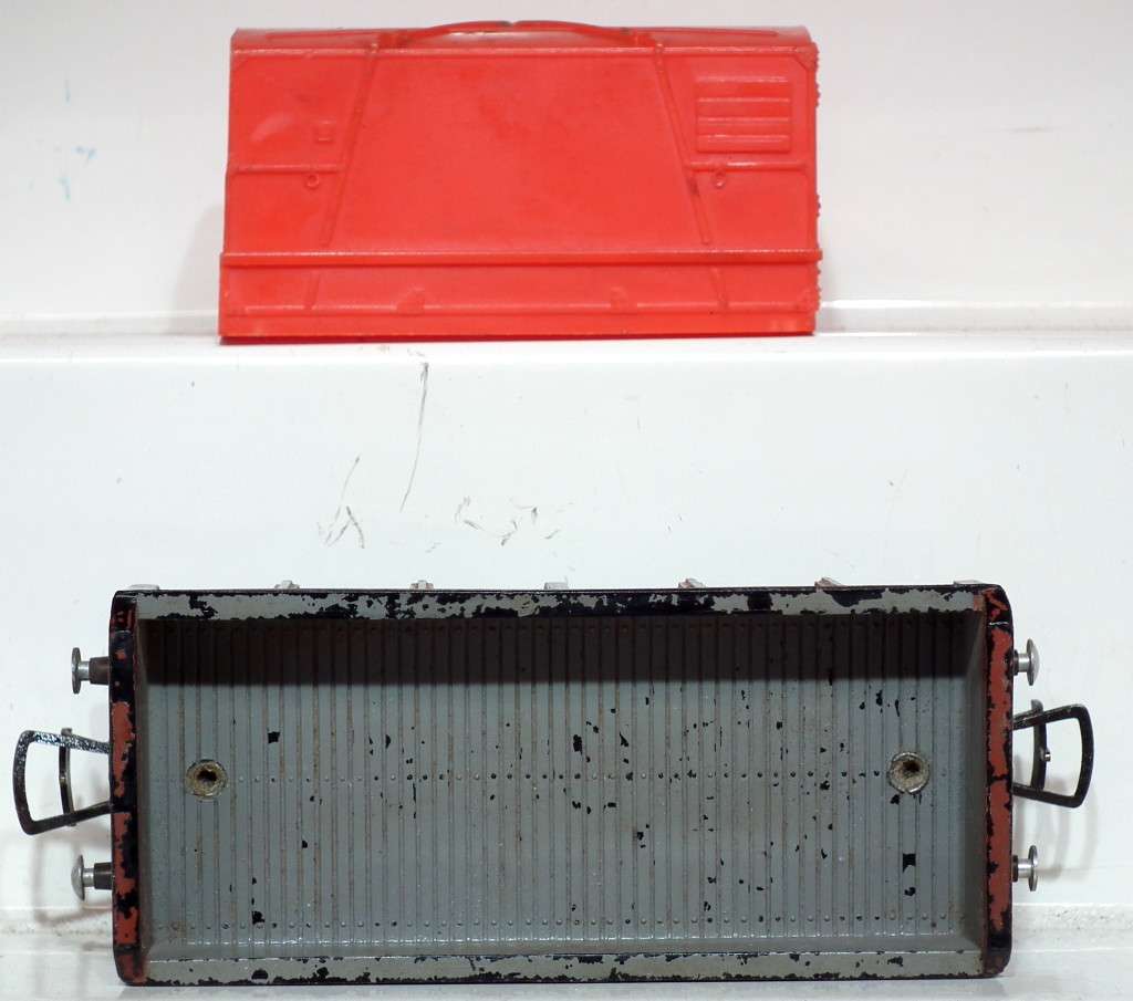 RIVAROSSI HO: Vintage Freight Wagon with Load in Fair Used Un-Boxed condition (Italy)