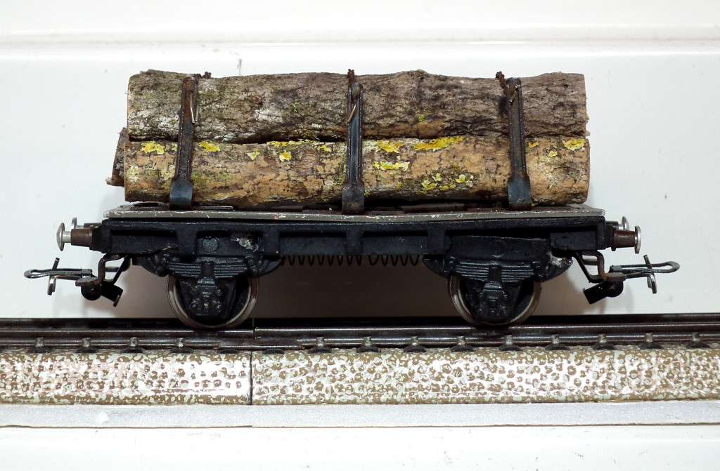 RIVAROSSI HO: Vintage Freight Wagon with Load in Fair Used Un-Boxed condition (Italy)