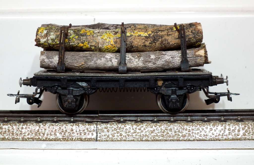 RIVAROSSI HO: Vintage Freight Wagon with Load in Fair Used Un-Boxed condition (Italy)