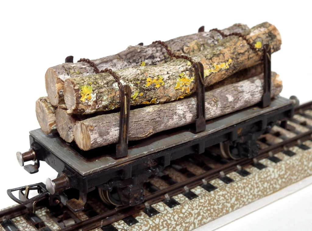 RIVAROSSI HO: Vintage Freight Wagon with Load in Fair Used Un-Boxed condition (Italy)