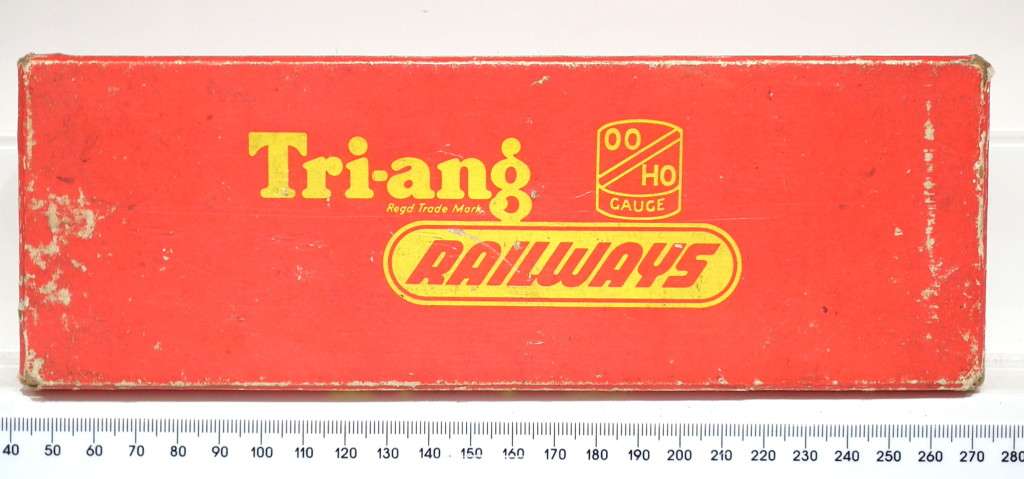 TRI-ANG OO: English 2-6-2 Tank Steam Loco (R59) in Fair and Boxed  Condition (England)