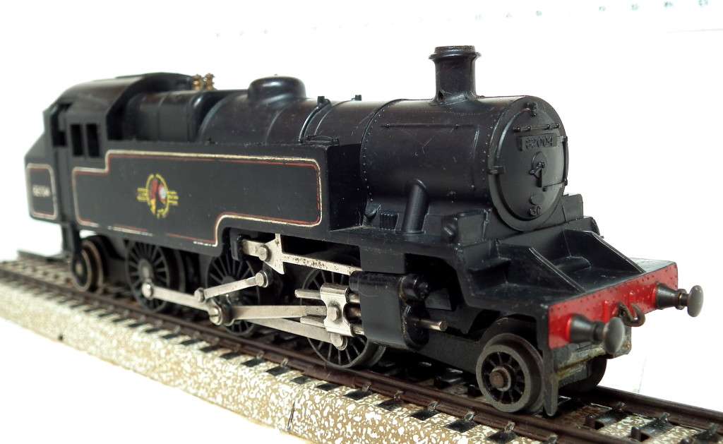 TRI-ANG OO: English 2-6-2 Tank Steam Loco (R59) in Fair and Boxed  Condition (England)