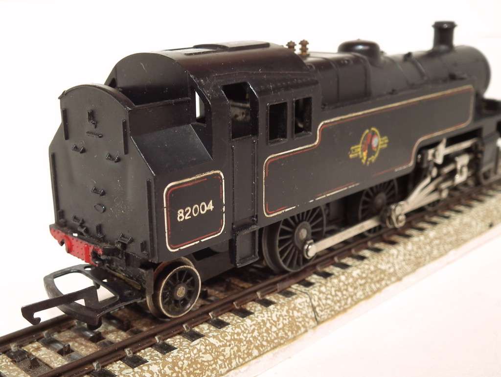 TRI-ANG OO: English 2-6-2 Tank Steam Loco (R59) in Fair and Boxed  Condition (England)