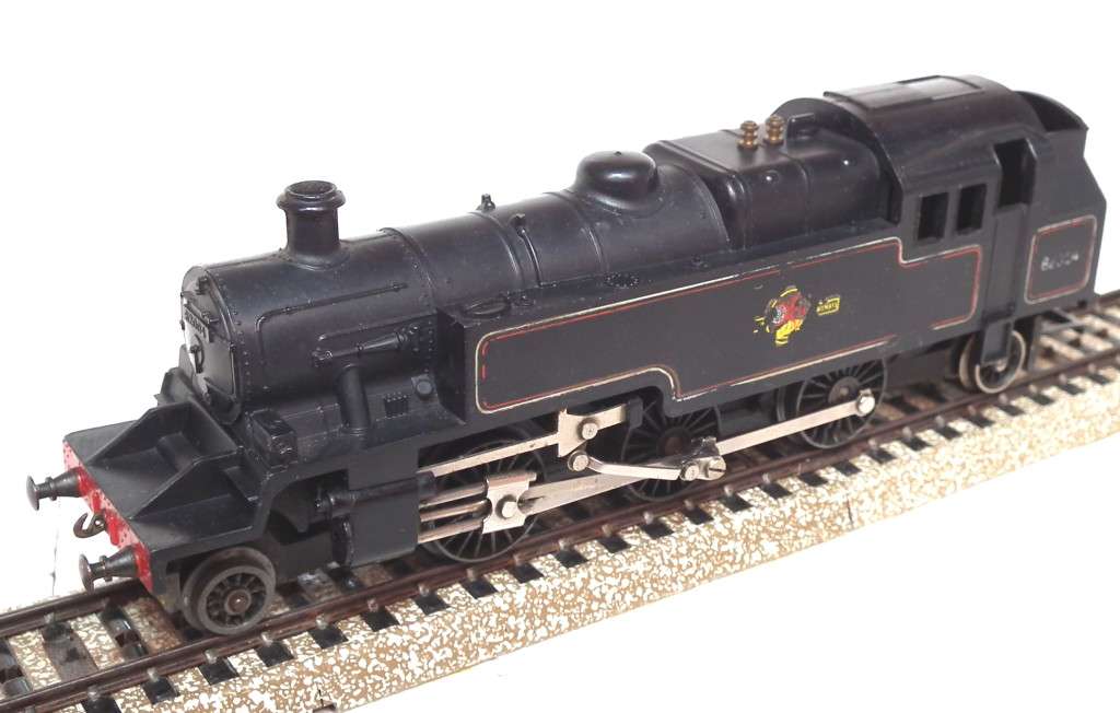 TRI-ANG OO: English 2-6-2 Tank Steam Loco (R59) in Fair and Boxed  Condition (England)