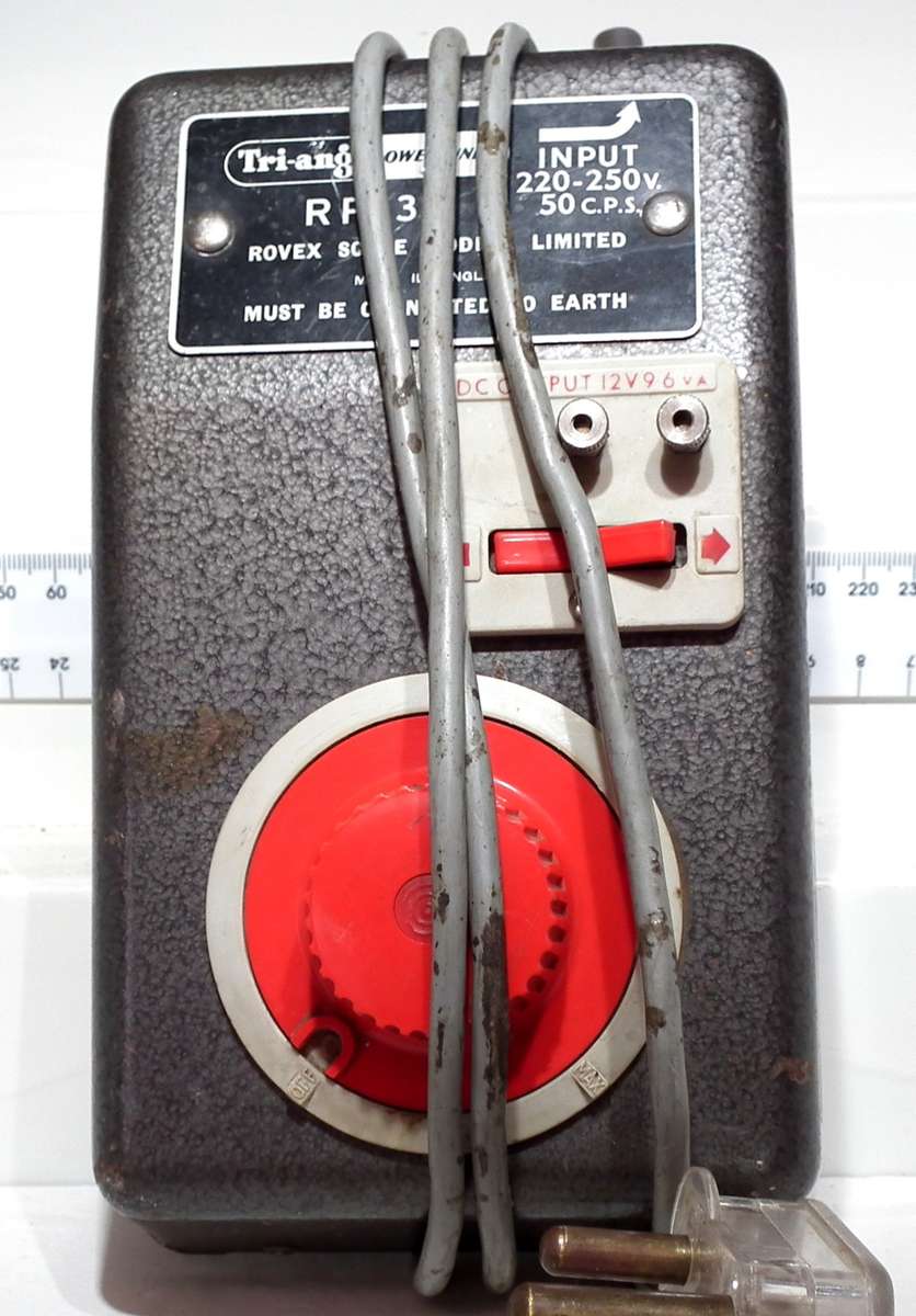 TRI-ANG POWER SUPPLY:  12V DC Power Supply/Controller in good un-boxed condition(England)