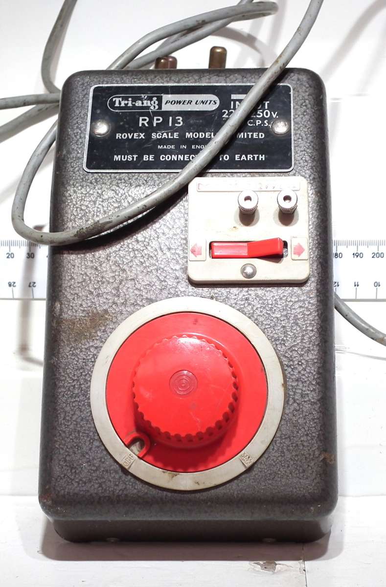 TRI-ANG POWER SUPPLY:  12V DC Power Supply/Controller in good un-boxed condition(England)