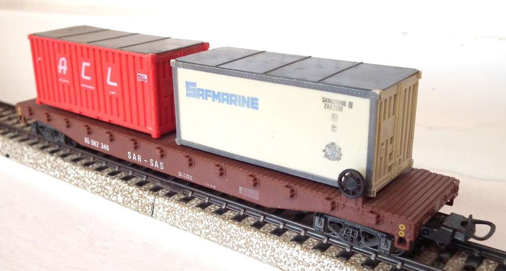 LIMA HO: SAR Container Carrier with Load in Very Good Boxed Used Condition (Italy)