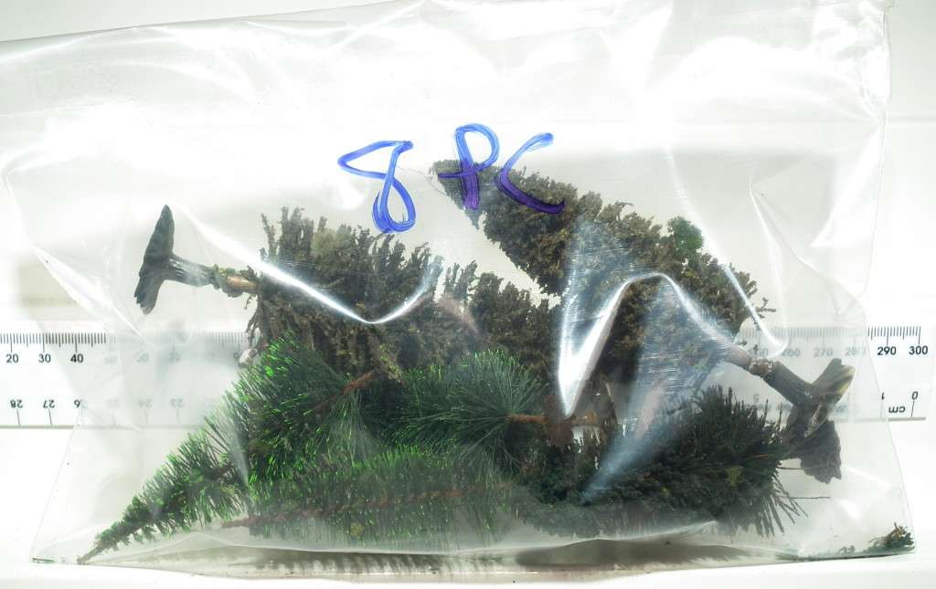 SCENERY OO: 8pc Mixed Trees in Fair Used and  Un-boxed condition