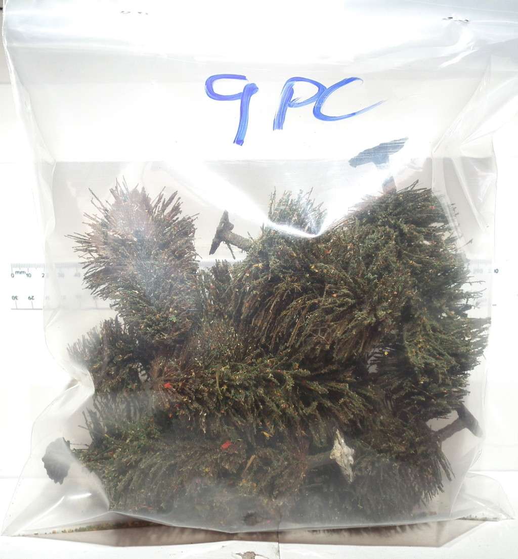 SCENERY OO: 9pc Mixed Trees in Fair Used and  Un-boxed condition