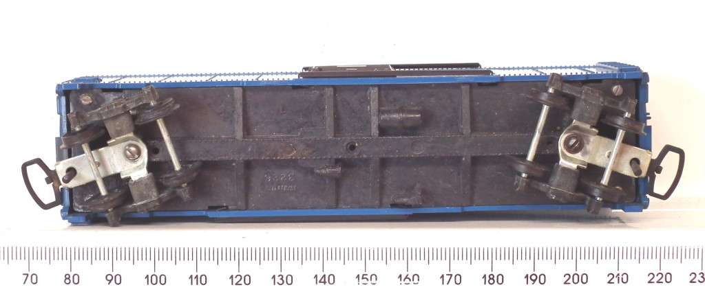 MANTUA HO/OO: BM 40` Box Car with Sliding Doors in Fair un-boxed condition.