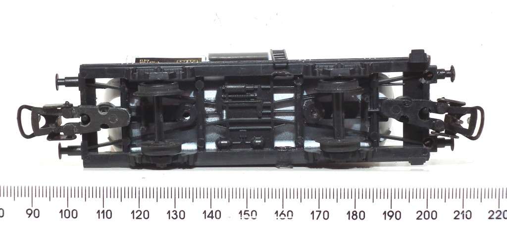 LIMA HO: European GULF Tanker Wagon in Good, Un-Boxed and Used Condition (Italy)