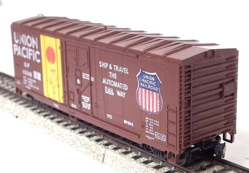 ATHEARN HO: UP 40` Reefer in Good un-boxed and Used condition.