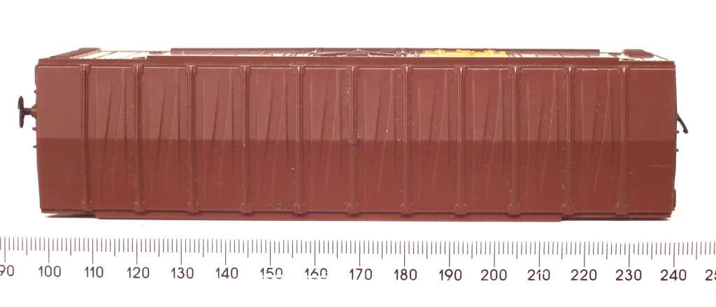 ATHEARN HO: UP 40` Reefer in Good un-boxed and Used condition.