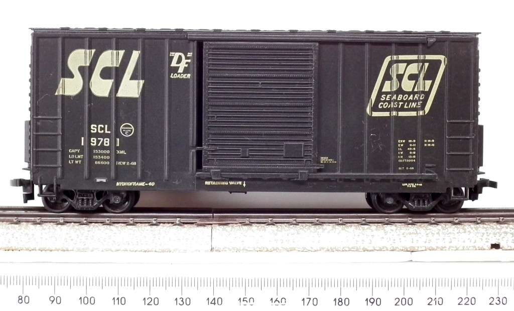 ATHEARN HO: `SCL 40` High Capacity Box Car in Good un-boxed and Used condition.