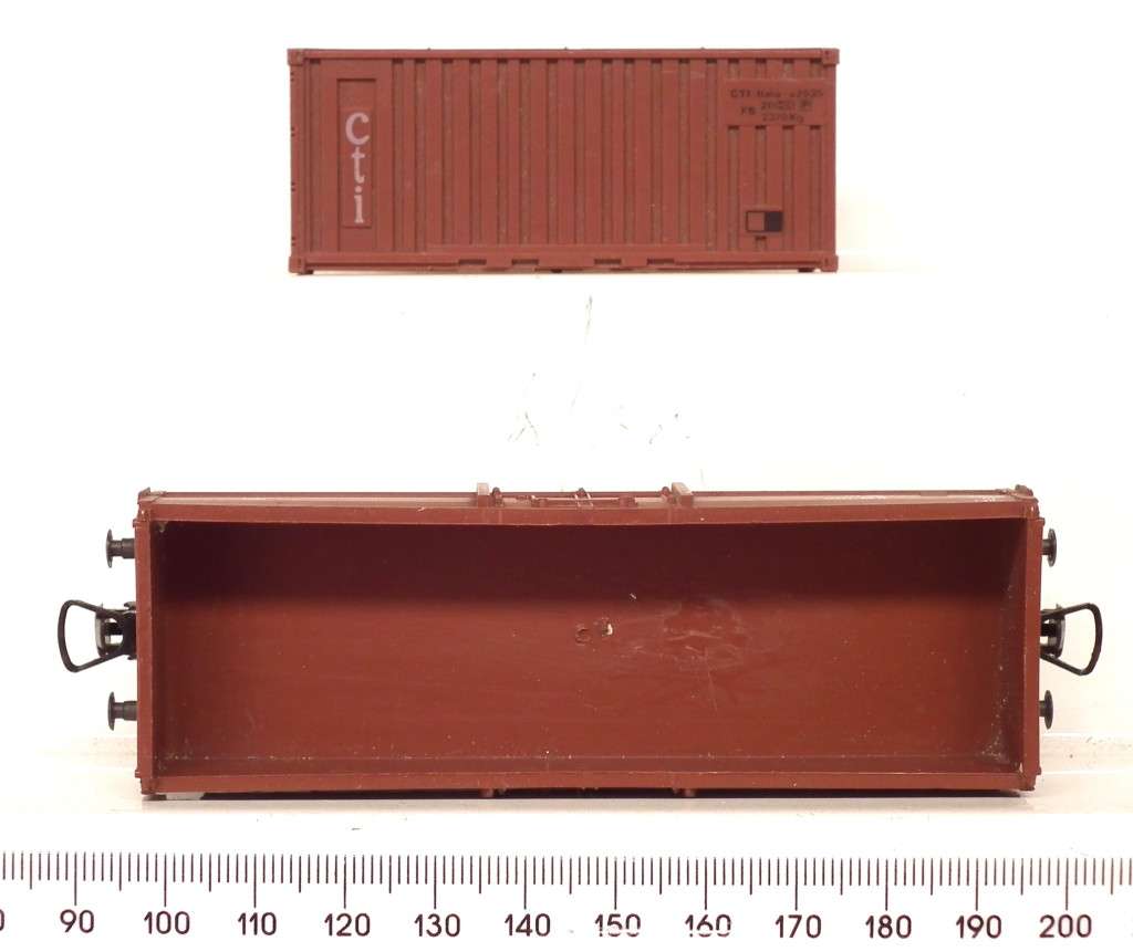 ROCO HO: European Freight Wagon with Lima Container Load in Fair Un-Boxed condition (Austria)