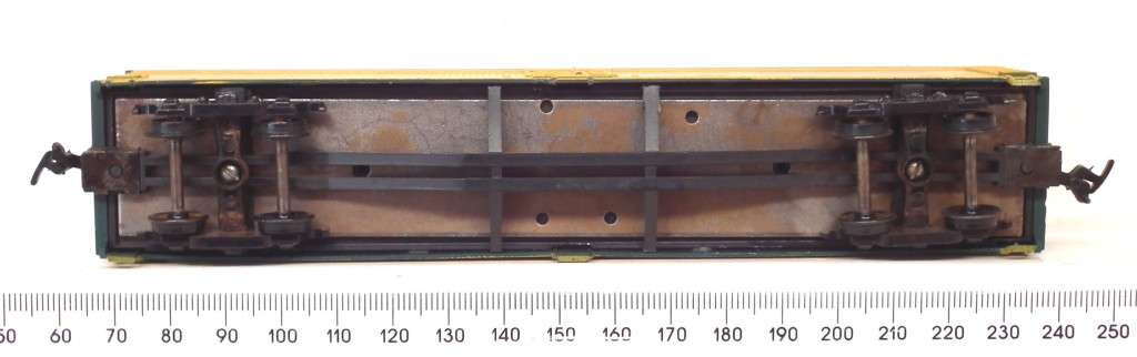 ATHEARN HO: `BANANA` 60` Reefer in Good un-boxed and Used condition.