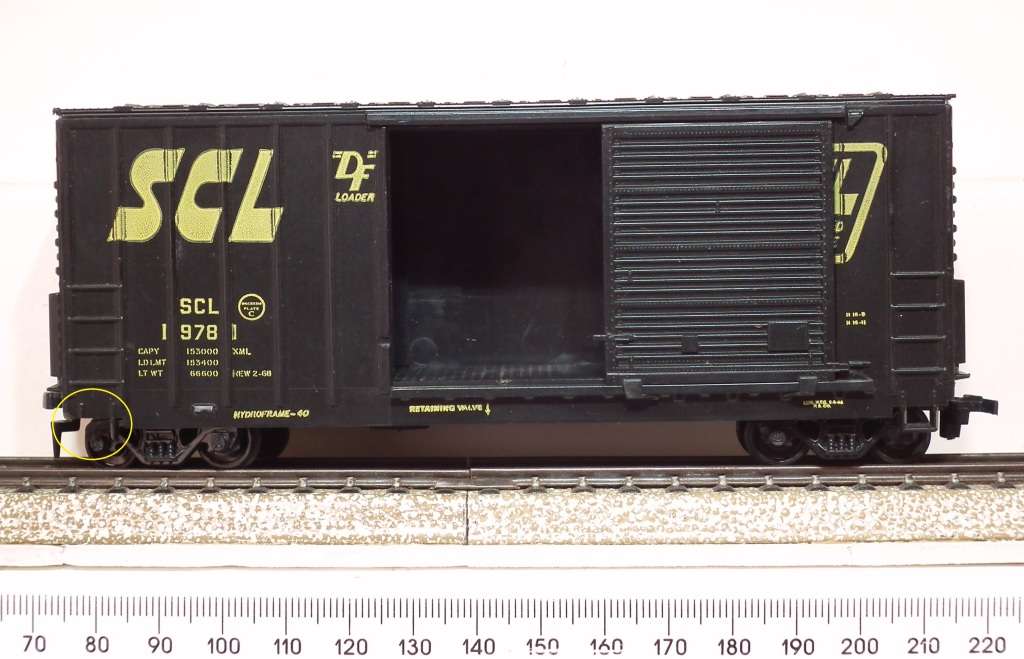 ATHEARN HO: `SCL 40` High Capacity Box Car in Good un-boxed and Used condition.