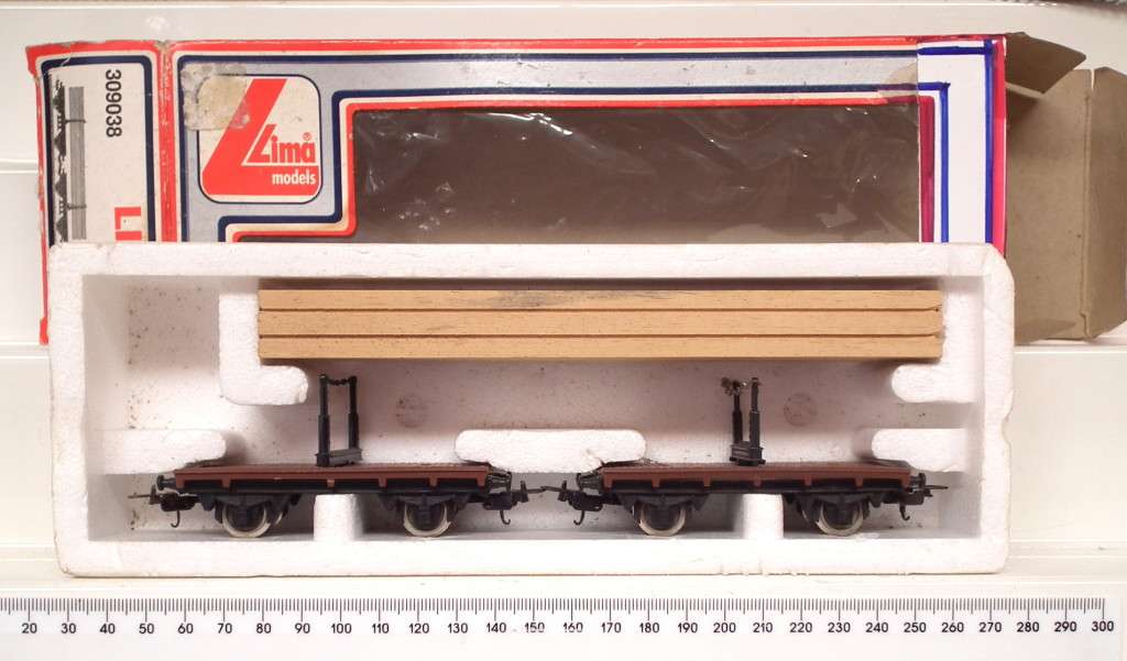 LIMA HO: European Twin Car with Plank Load  in Good boxed condition (Italy)