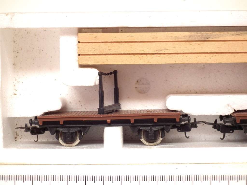 LIMA HO: European Twin Car with Plank Load  in Good boxed condition (Italy)