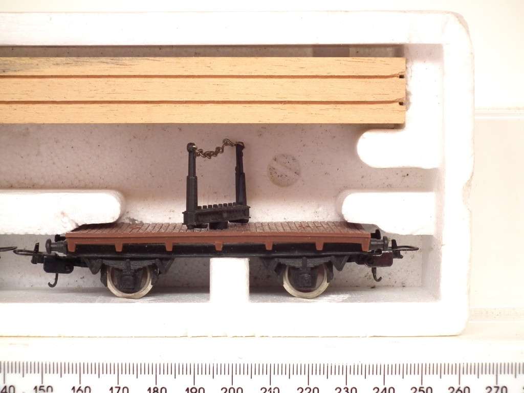 LIMA HO: European Twin Car with Plank Load  in Good boxed condition (Italy)