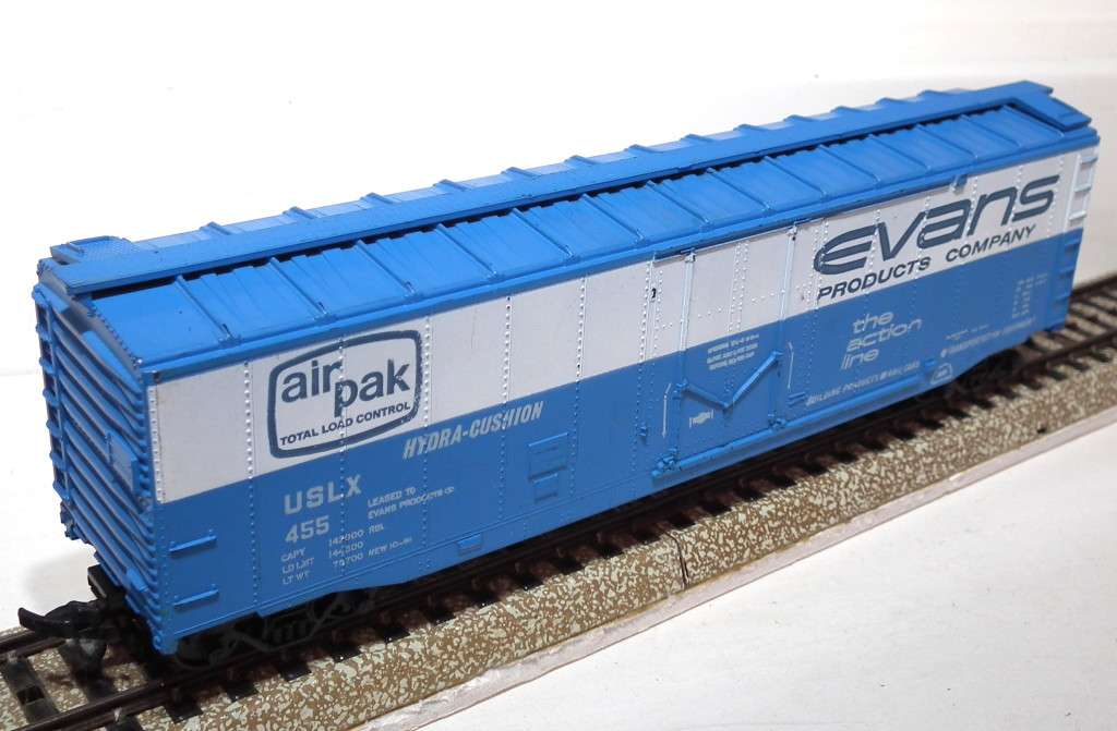 ATHEARN HO: `EVANS` 60` Reefer in Fair un-boxed and Used condition.
