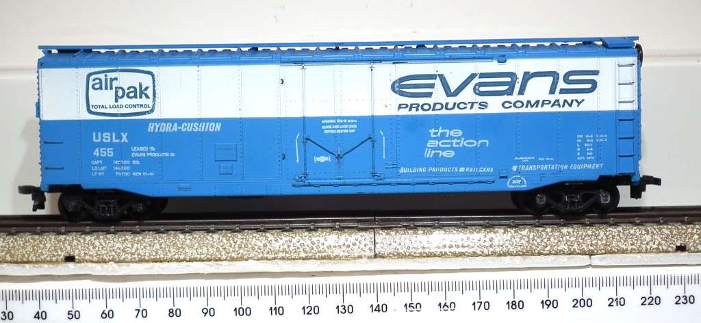 ATHEARN HO: `EVANS` 60` Reefer in Fair un-boxed and Used condition.