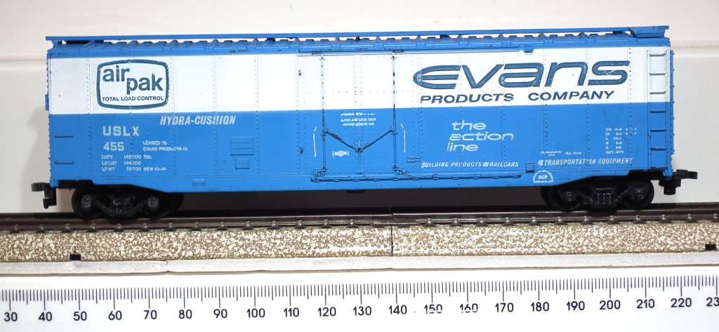 ATHEARN HO: `EVANS` 60` Reefer in Fair un-boxed and Used condition.