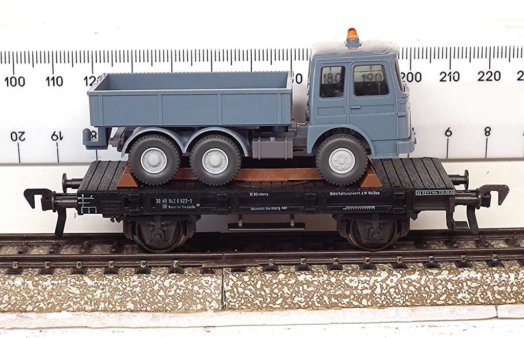 FLEISCHMANN HO: Modern Detailed Flat Wagon With MAN Truck Load in Like New Boxed Condition (GR)