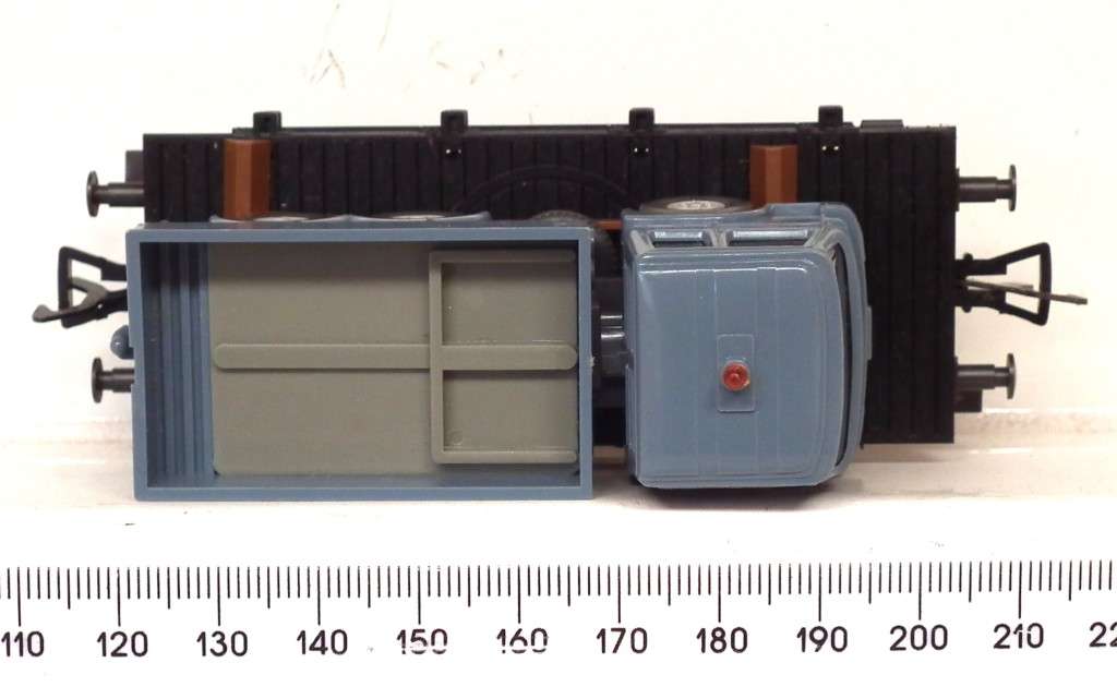 FLEISCHMANN HO: Modern Detailed Flat Wagon With MAN Truck Load in Like New Boxed Condition (GR)