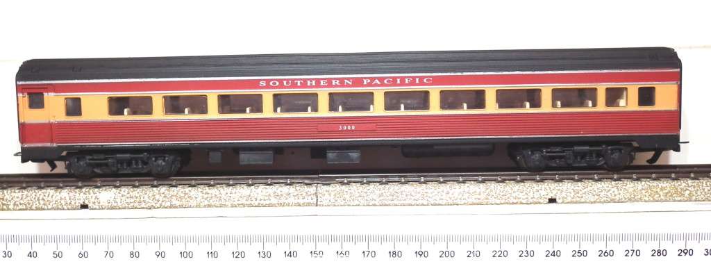 FRATESCHI HO: Orange `SOUTHERN PACIFIC` Corrugated Passenger Car in Good Un-boxed condition (Brazil)