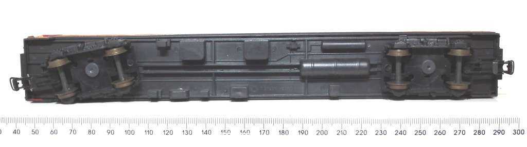 FRATESCHI HO: Orange `SOUTHERN PACIFIC` Corrugated Passenger Car in Good Un-boxed condition (Brazil)