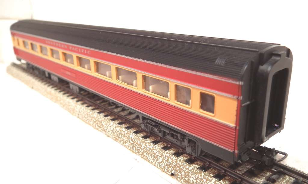 FRATESCHI HO: Orange `SOUTHERN PACIFIC` Corrugated Passenger Car in Good Un-boxed condition (Brazil)