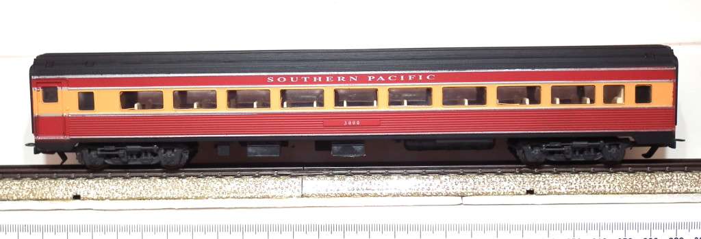 FRATESCHI HO: Orange `SOUTHERN PACIFIC` Corrugated Passenger Car in Good Un-boxed condition (Brazil)