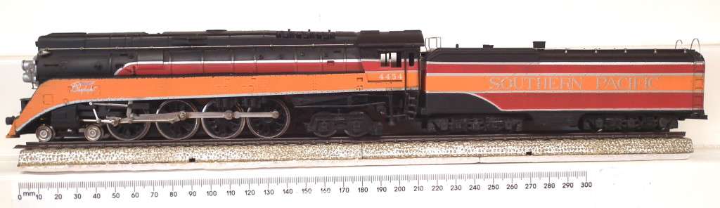 BACHMANN HO: Detailed 4-8-4 Steam Loco with Water Tender in Fair, Un-boxed Used Condition (China)
