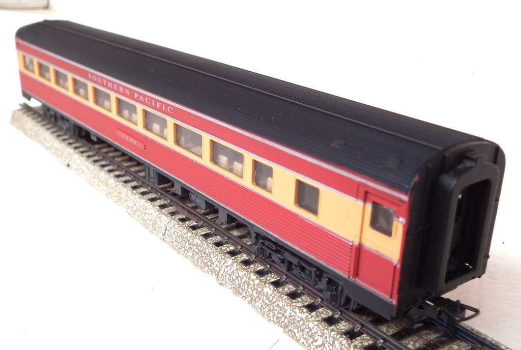 FRATESCHI HO:`SOUTHERN PACIFIC` Corrugated Lounge End Car in Good Un-boxed condition (Brazil)