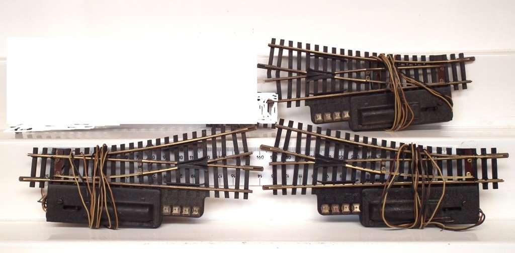 FLEISCHMANN  OO/HO:  3pc Mixed Electro-Magnetic Points in Fair Used Un-boxed condition.(Italy)
